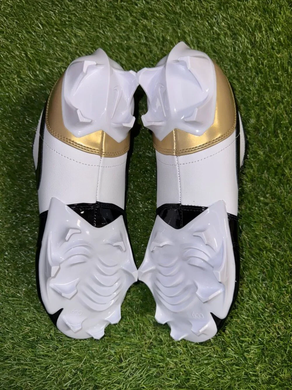 Men Size 13 Nike Jordan 1 Low TD Patent Gold Toe Football Cleats FJ6245-701 NEW